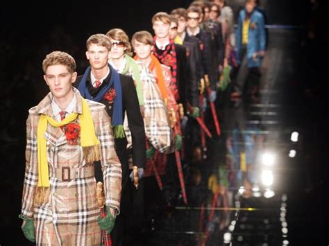 la storia di thomas burberry programmazione|BURBERRY: un Brand che ha scritto la storia della moda .